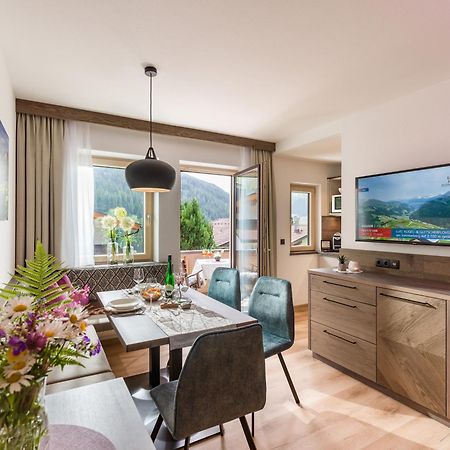 Apartments Schoene Aussicht Тукс Екстер'єр фото