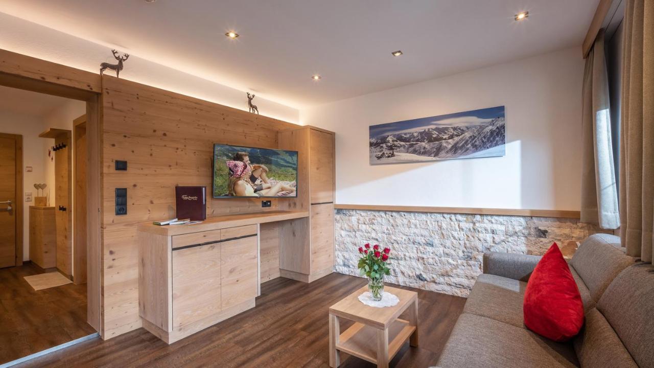Apartments Schoene Aussicht Тукс Екстер'єр фото