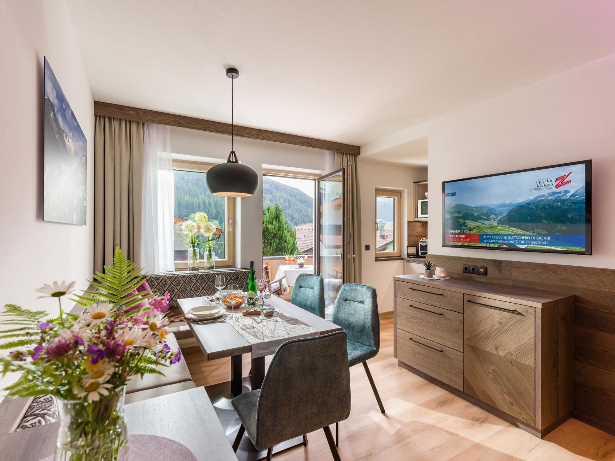 Apartments Schoene Aussicht Тукс Екстер'єр фото