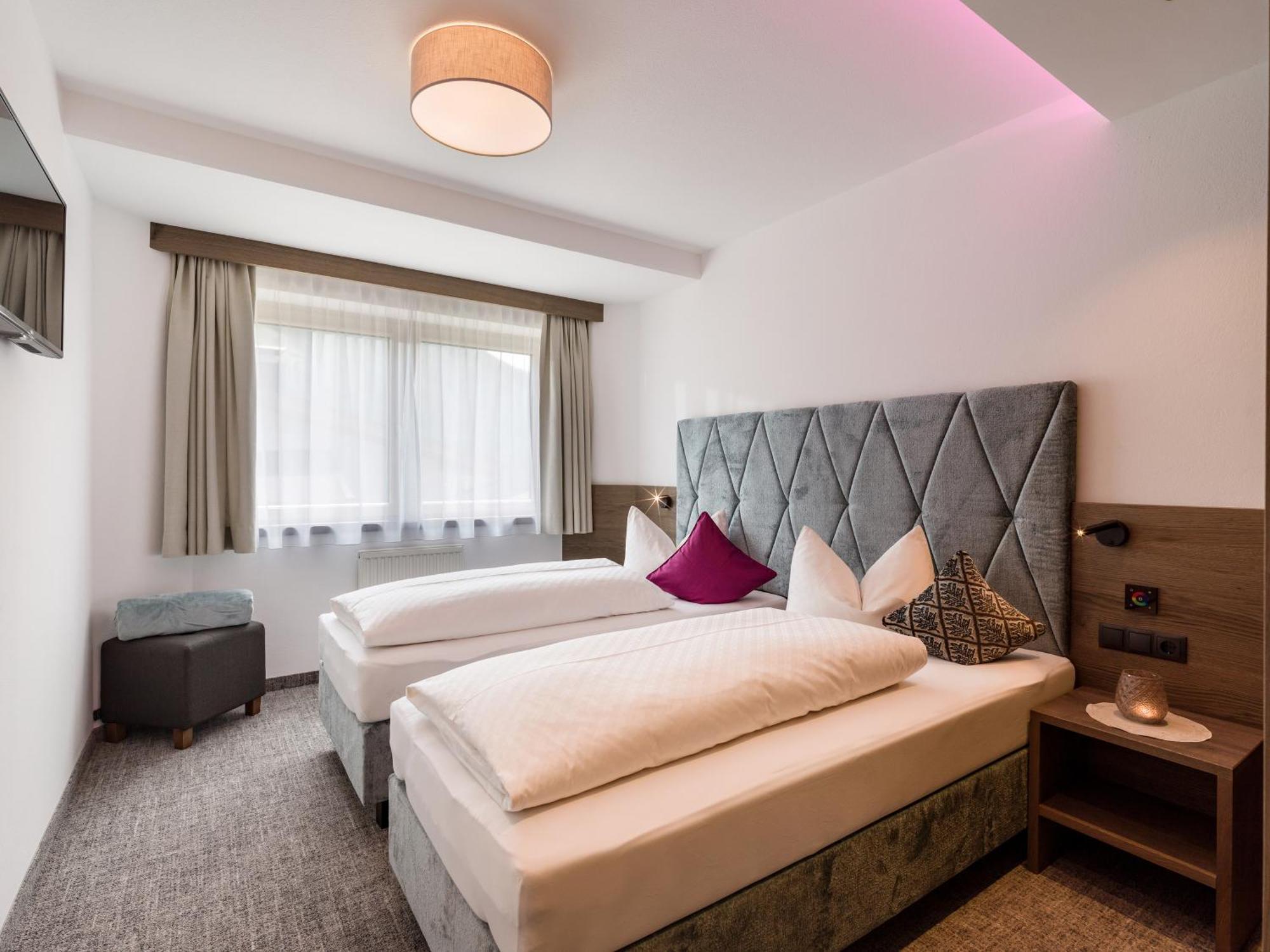 Apartments Schoene Aussicht Тукс Екстер'єр фото