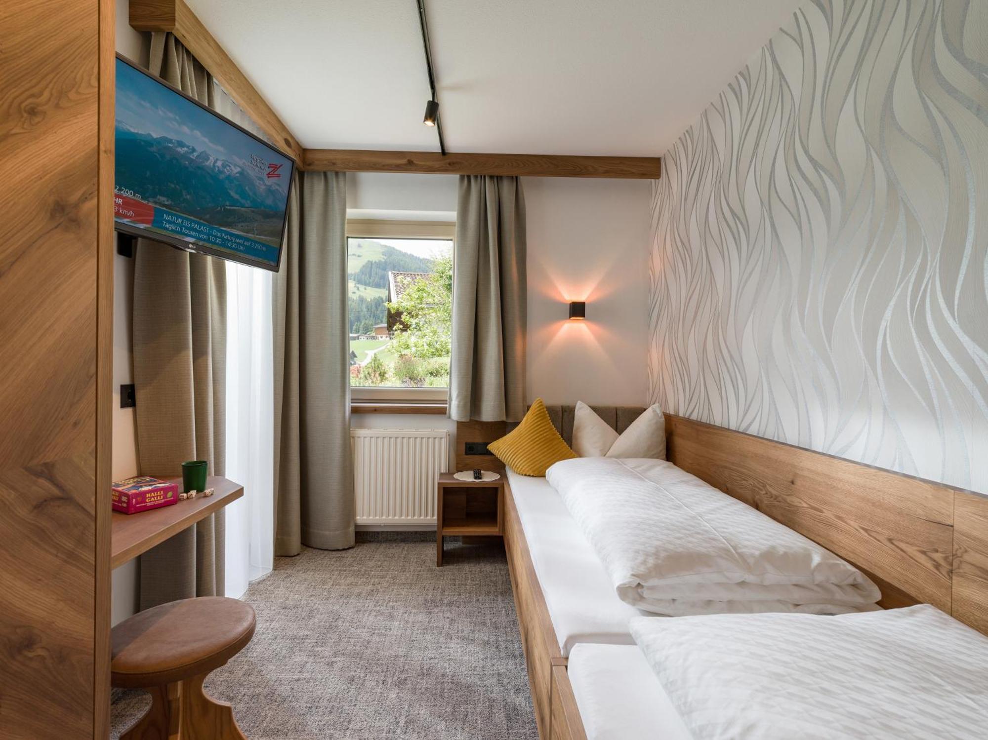 Apartments Schoene Aussicht Тукс Екстер'єр фото