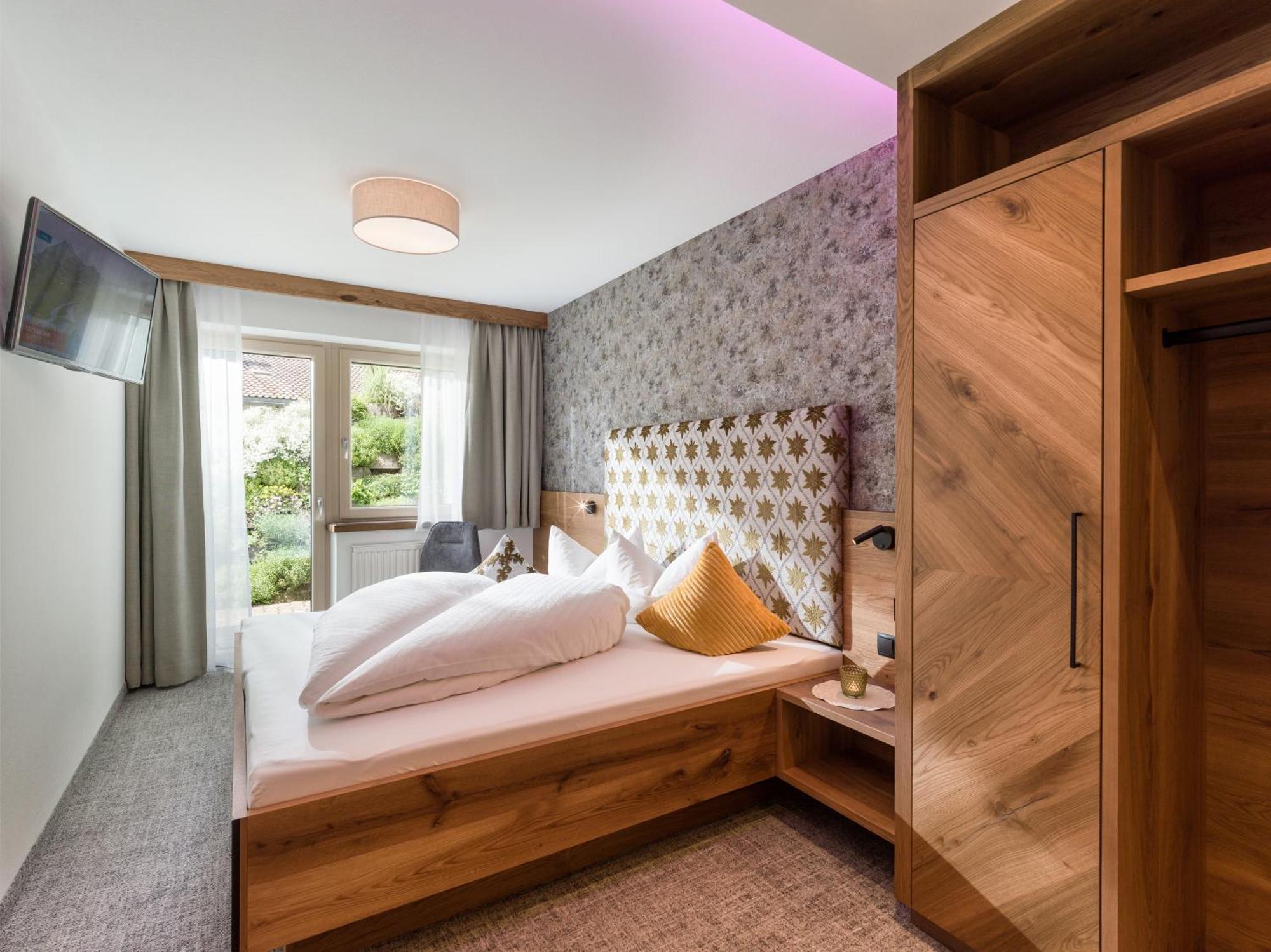 Apartments Schoene Aussicht Тукс Екстер'єр фото