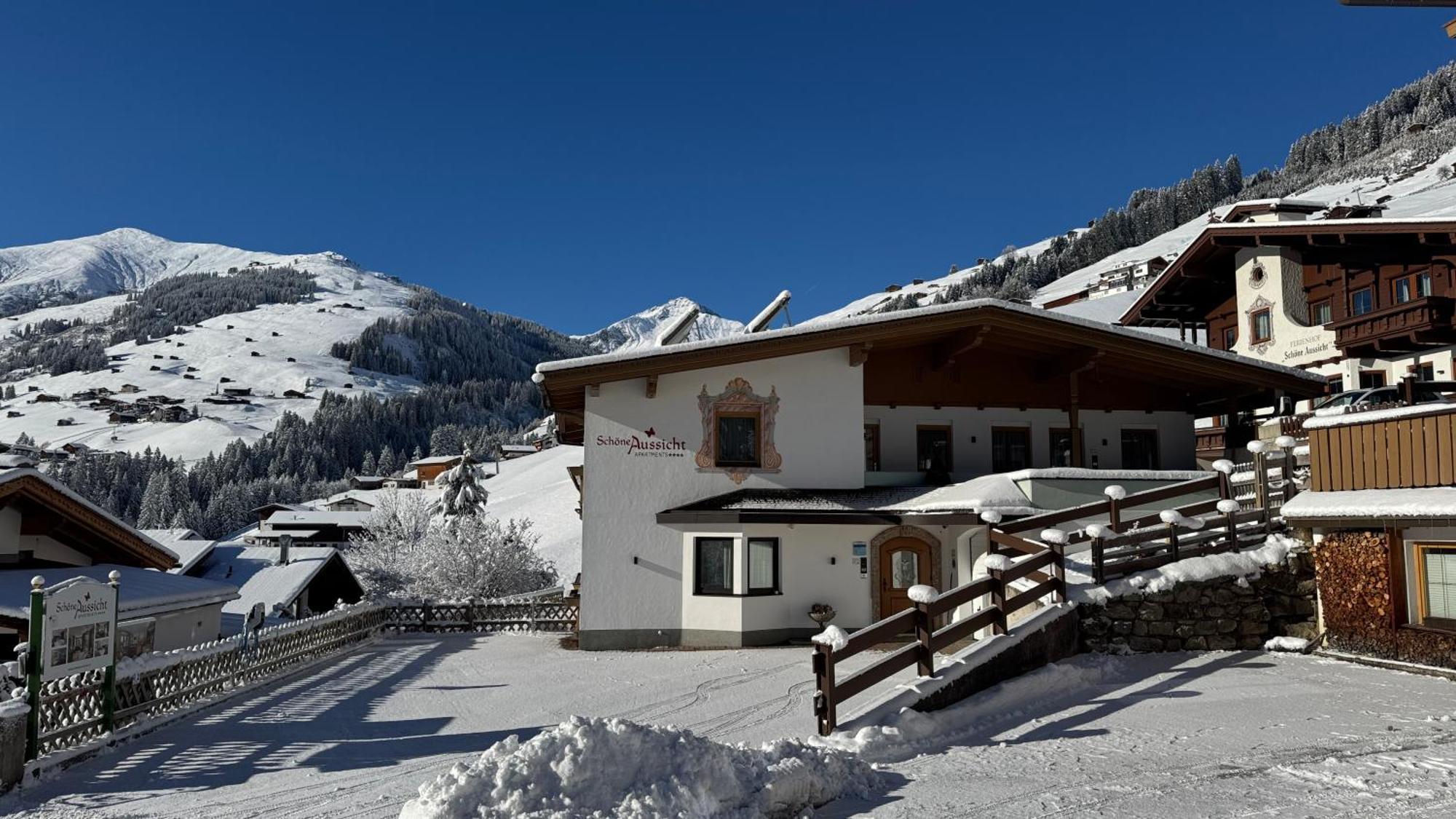Apartments Schoene Aussicht Тукс Екстер'єр фото