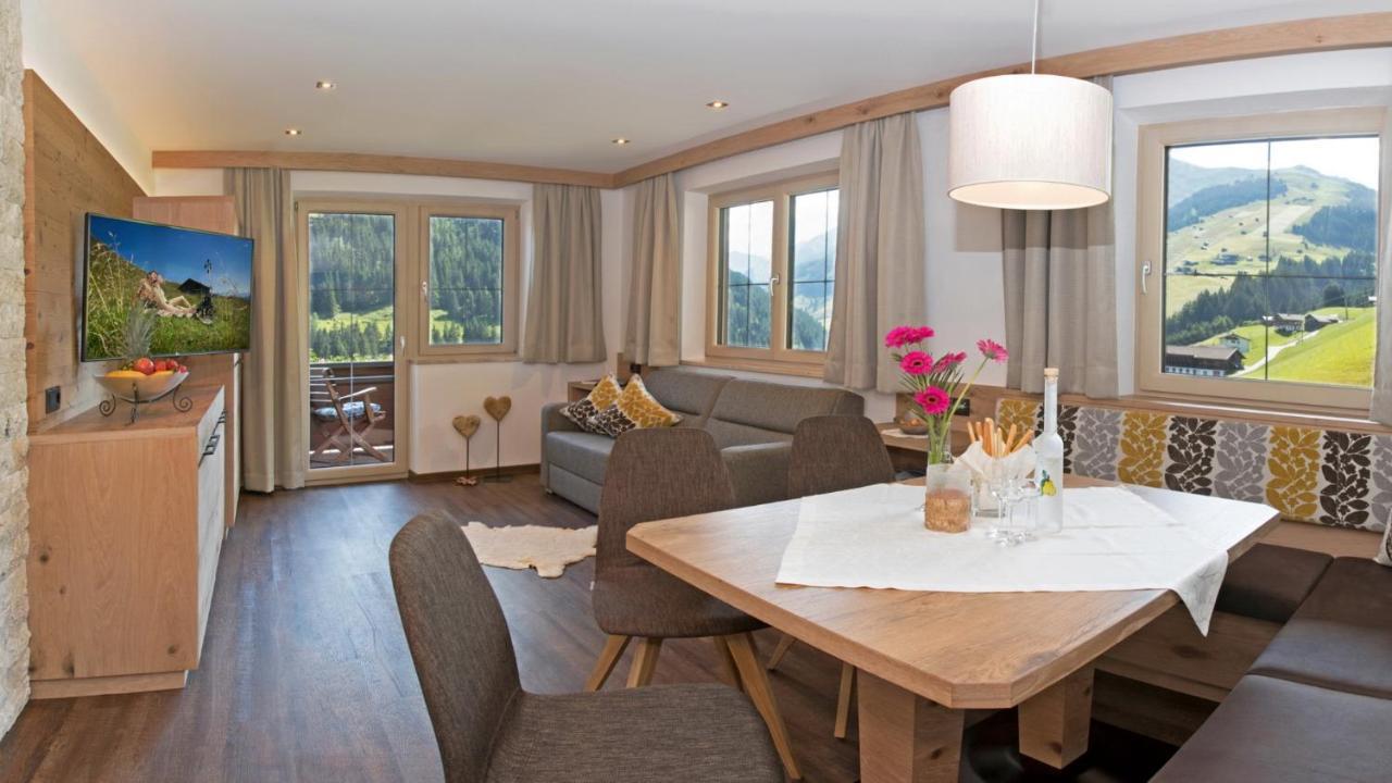 Apartments Schoene Aussicht Тукс Екстер'єр фото